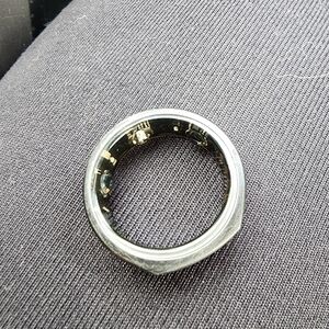 Oura Silver Smart Ring